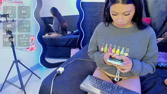 Queen_Jen webcam