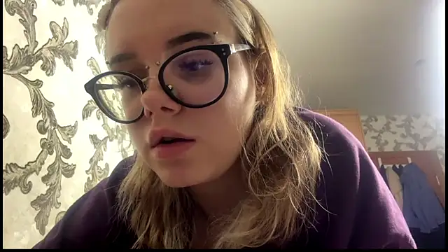PrettyKamilla webcam