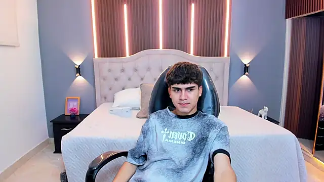 Tommy18__ webcam