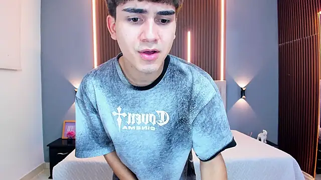 Tommy18__ webcam