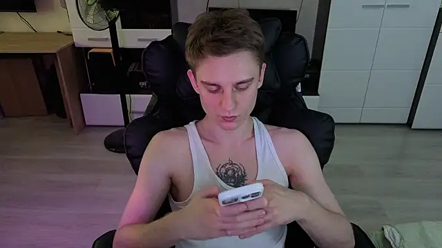 angryzan webcam
