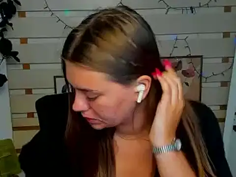 Josephine_Kiss webcam