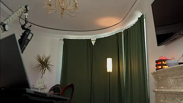 viktorsecret (M young) - naked and flexing