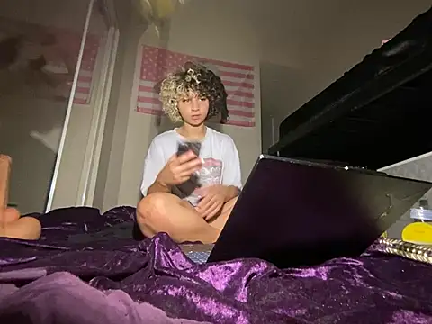 Creolegirl19 webcam