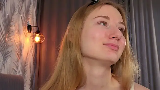 ElvinaRose webcam