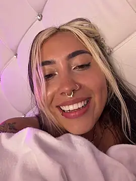ManuelaVeeleez webcam