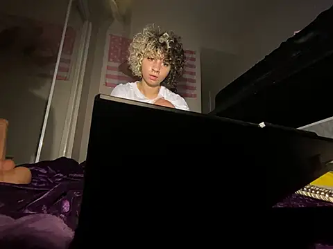 Creolegirl19 webcam