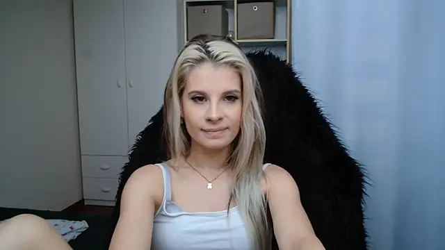 kristineglow (F young) - Undress together baby ! 😈