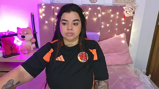 MiahJoness webcam