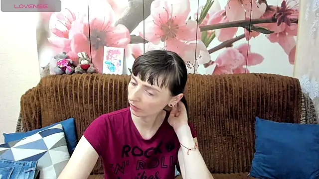 TayanaJons webcam