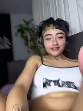 baby_akuma webcam