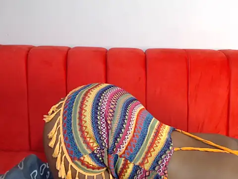 YummyMilkylanexxx webcam