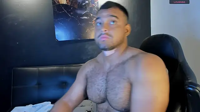 Big_furry_bear13 webcam