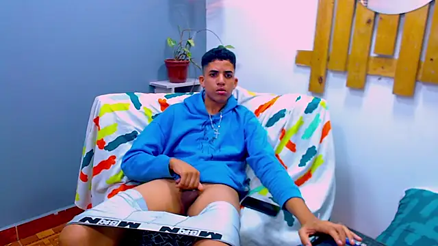 lukaz_caballero (M twink) - 🔥How about Lukaz's new style?💥🌹🎁