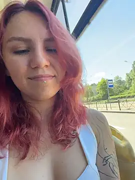 -straycat- (F young) - 1 finger in pussy