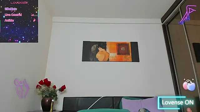GoldenLunaa webcam