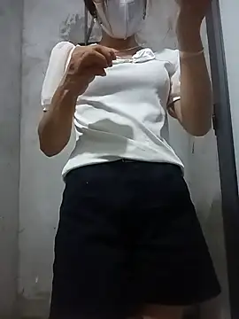 Thobaby112 live cam on StripChat