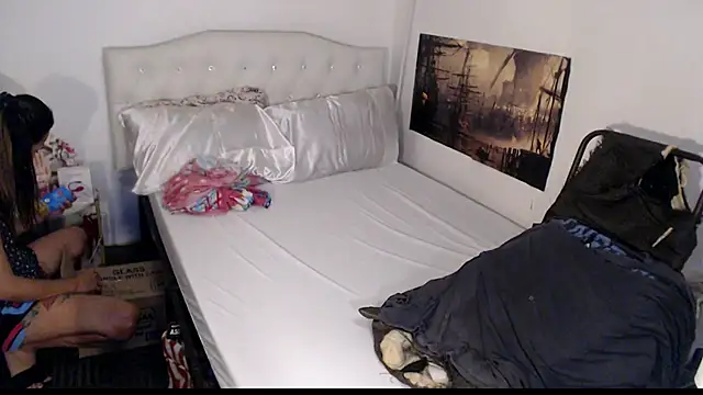 NinaDOM4CUM webcam