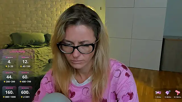 LadyIzabel webcam