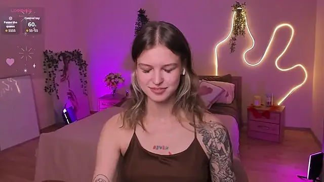Lisa_Blossom webcam