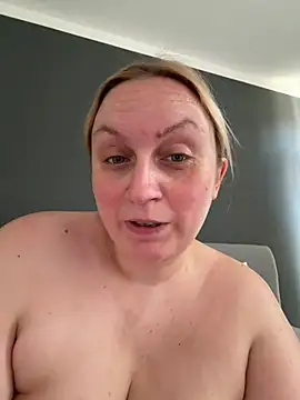 BBW_Nora webcam