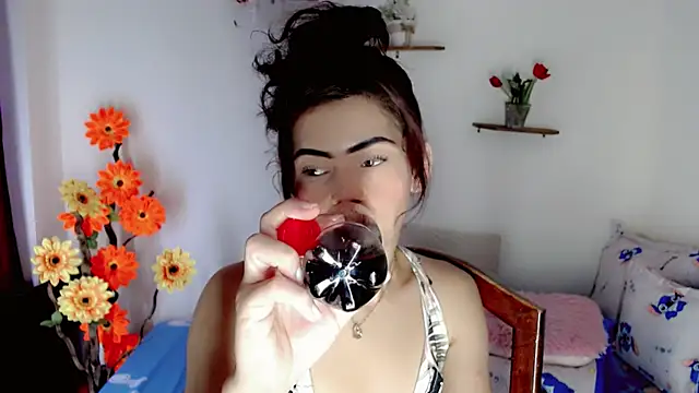 NathalialLooes live cam on StripChat