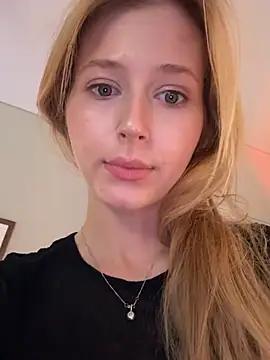 LunaRase live cam on StripChat