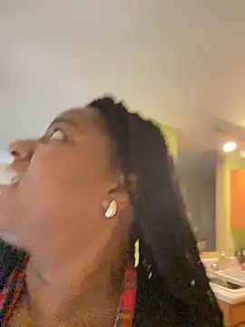 GirthGoddessCoco webcam