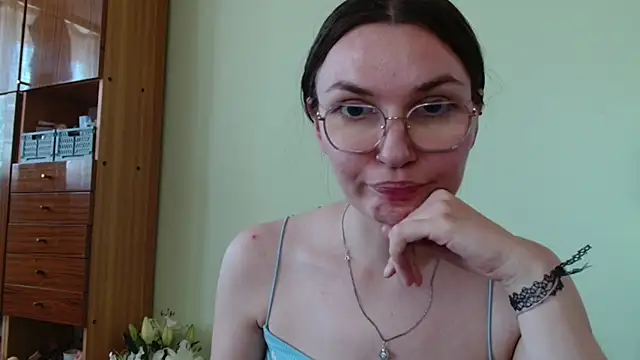 LooveELLYx webcam