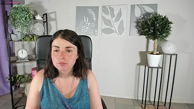 MartaEdams live cam on StripChat