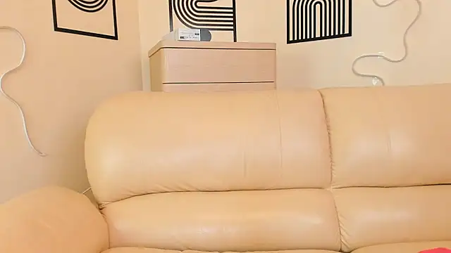 MidnightPoise live cam on StripChat