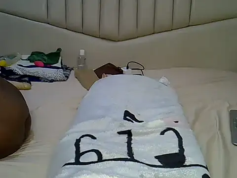 Bonnieblack2 webcam