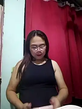 erma_joy live cam on StripChat