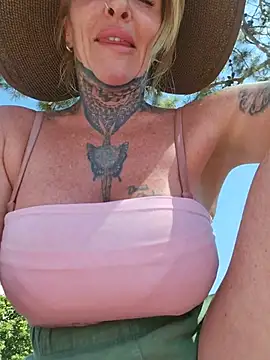 MommyBlairVIP live sex cam