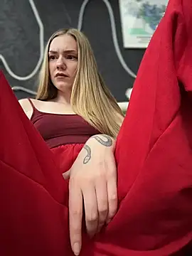 MilaMoone webcam