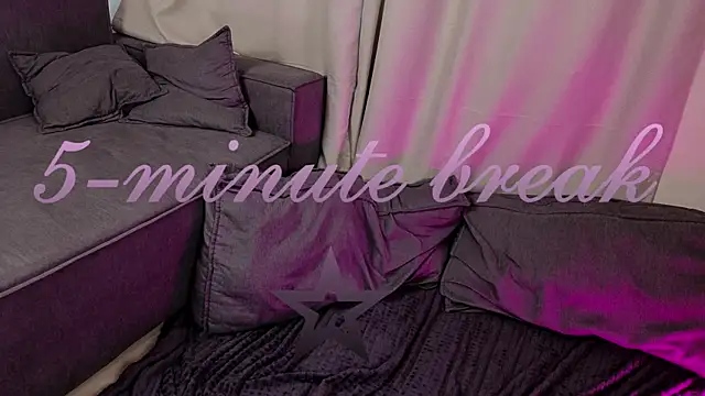 AnikaVelour webcam