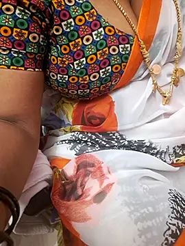 tamil_ammani (F milf) - Boobs show😜😜😝🥰🔥🔥🔥