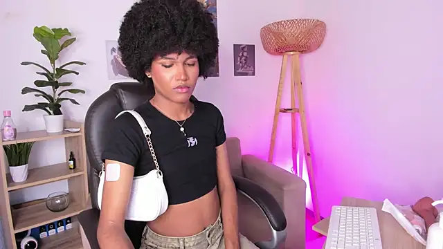 naomisaenz_ (M twink) - GOOD MORNING SEXY NAOMI, TURN AROUND