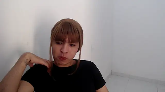 estefania224 live cam