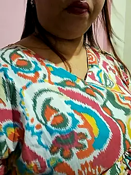 Ravina_patil1 live cam