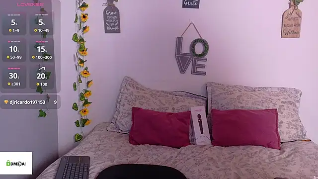 emiily_curly webcam