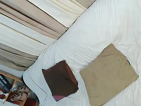 Savanna_White webcam
