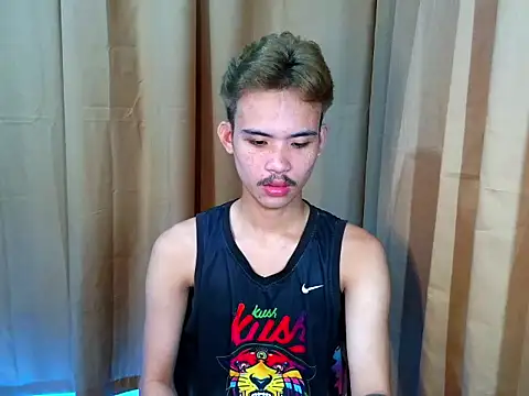 UrasianCummer02 webcam