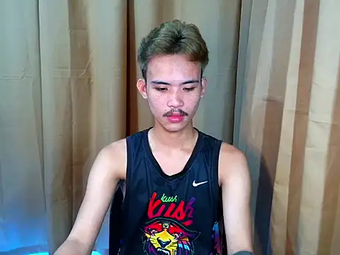 UrasianCummer02 webcam