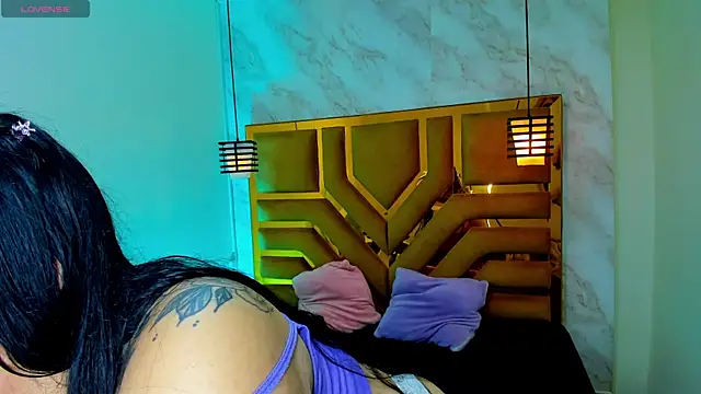 Violett_Cinnamon webcam