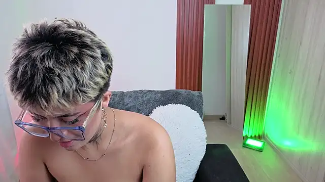 Rebeka-baker webcam