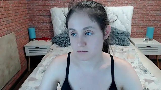 Holliy_Cooper webcam