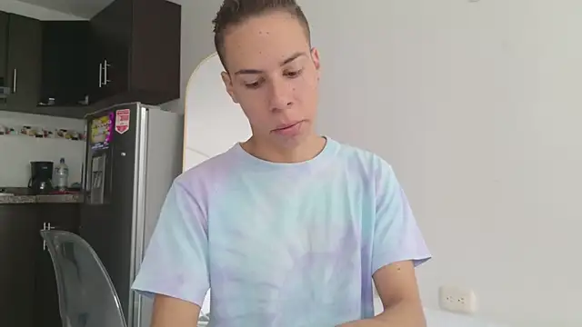 grey___27 live cam on StripChat