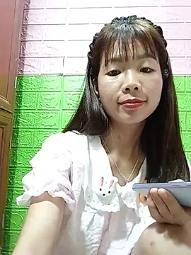 AmyLinee01 webcam
