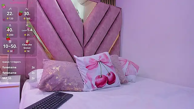 chloe_larson webcam